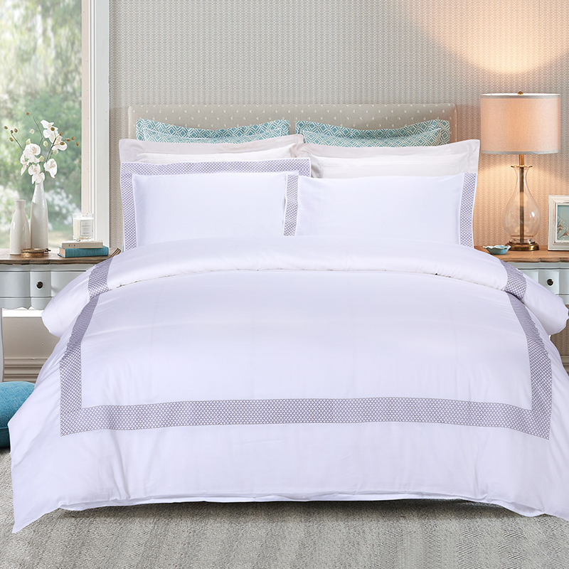 새로운 자수 디자인 맞춤형 공장 디자인 고급 호텔 침구 세트