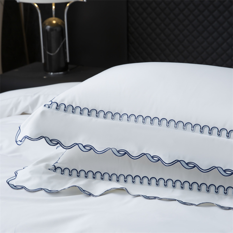 절묘한 자수 컷 디자인 350TC 면 새틴 침구 세트 절묘한 자수 컷 디자인 350TC 면 새틴 침구 세트
