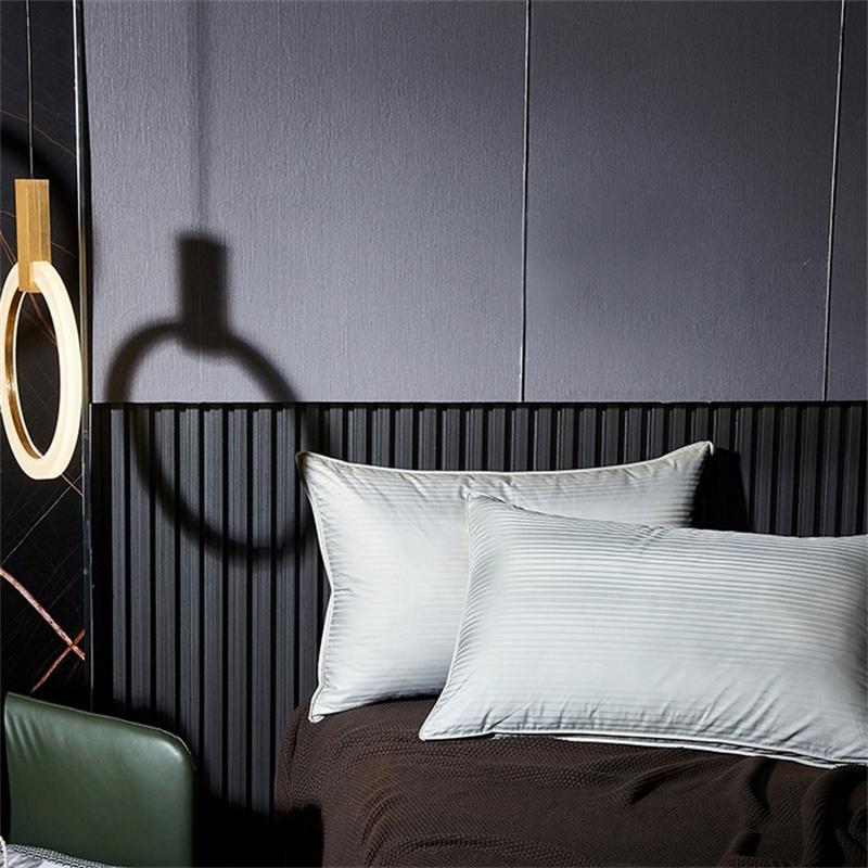 오리털 베개 새틴 스트라이프 베개를 채우는 3개 층 오리털 베개 새틴 스트라이프 베개를 채우는 3개 층