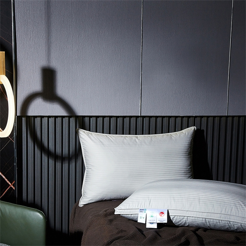 오리털 베개 새틴 스트라이프 베개를 채우는 3개 층 오리털 베개 새틴 스트라이프 베개를 채우는 3개 층