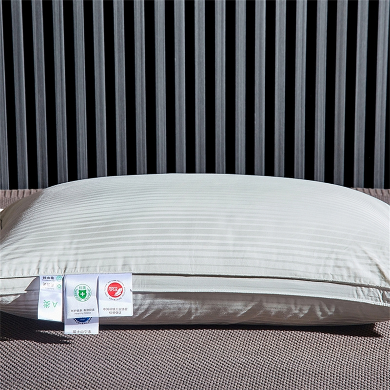 오리털 베개 새틴 스트라이프 베개를 채우는 3개 층 오리털 베개 새틴 스트라이프 베개를 채우는 3개 층